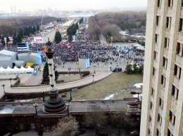 В РФ сотрудники ФСБ избили аспиранта МГУ, вывесившего из окна общежития флаг Украины