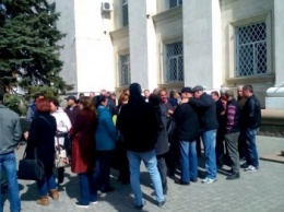 В Херсонской ОГА проходит встреча с облвластью торговцев мясом, перекрывавших вчера ул. Перекопскую (фото)