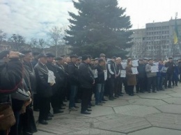 Полтавские копы в отставке требовали повышения пенсий