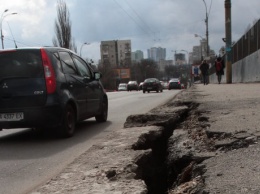 В столице продолжается массовая проверка мостов и путепроводов