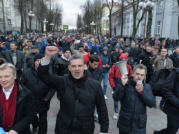 Протесты в Беларуси: на окрик «Слава России!» - толпа протестующих ответила молчанием