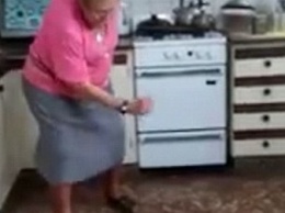 74-летняя аргентинская бабуля настолько жарко танцевала кумбию под La Pollera Amarilla, что с ней захотела встретиться исполнительница песни
