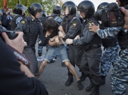 Российский Конституционный суд разрешил полиции задерживать демонстрантов ради их безопасности