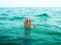 На запорожском курорте 17-летнего подростка затянуло под воду