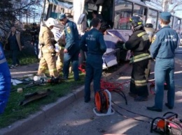 В Севастополе троллейбус на полном ходу врезался в столб: 6 человек в больнице (ФОТО)