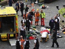 Британская полиция сообщила об убийстве четырех человек возле здания Парламента