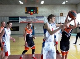 Ялтинские девушки - вице-чемпионки Крыма по баскетболу