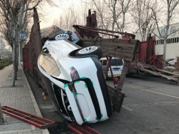 Перевозчики разбили две новых Tesla