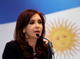 Экс-президента Аргентины будут судить за манипуляции с валютой