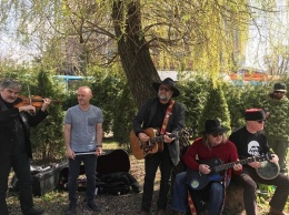 Борис Гребенщиков дал бесплатный концерт в сквере Краснодара