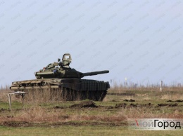 На Широколановском полигоне отрабатывают боевые навыки танковые и зенитные подразделения