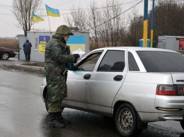 Полиция Донетчины объяснилась по поводу движения реанимобилей и волонтеров