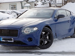 Следующее поколение Bentley Continental GT потеряло значительную часть камуфляжа