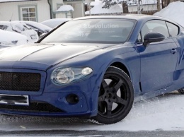 В Сети появились фото Bentley Continental GT без значительной части камуфляжа