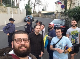 В Хорватии задержали группу украинских фанатов после акции под посольством России