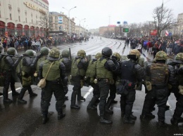 В сети появилось видео массовых задержаний в Минске