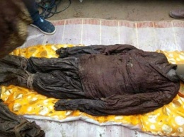 В Китае строители во время прокладки труб откопали хрустальные гробы с мумиями