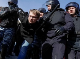 К задержанным на акции протеста в Москве применяют пытки, - правозащитники