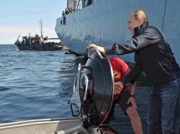 Путин и Медведев готовятся к погружению на дно Черного моря
