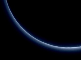 Если Плутон постоянно теряет азот, откуда он берется в его атмосфере?