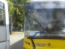 Водитель автобуса спровоцировал двойное ДТП