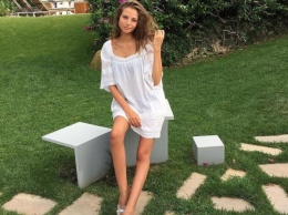 16-летняя дочь Кафельникова проводит каникулы с «мужем»
