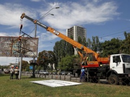 Киев продолжают искоренять от незаконной рекламы