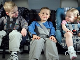 Верховный суд разрешил возить детей в машинах без детского кресла