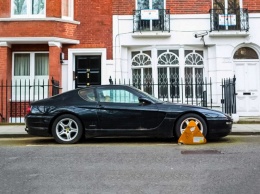 В центре Лондона обнаружен брошенный суперкар Ferrari 456
