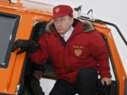 Россия рушится, а Путин отправился рубить лед на Север