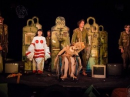 Спектакль «Гамлет-машина» Черниговского театра кукол вошел в число лучших украинских премьер сезона