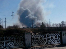 Город в Запорожской области окутало черным дымом