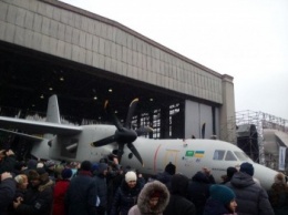 Новейший самолет "Антонова" Ан-132 провел подготовку к первому полету (видео)