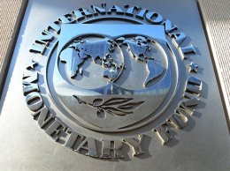 Украина запросила у МВФ изменения графика перевода кредитных траншей