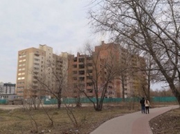 Застройщик «Нотехс» продает сумчанам квартиры с видом на Чешку, а затем строит новый дом перед их окнами (ФОТО)