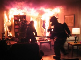 В Терновке одновременно загорелись дом и квартира