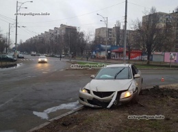 ДТП в Киеве: пьяная компания разбила Mazda 6. ФОТО