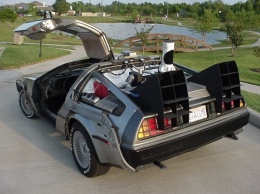 Летающий DeLorean DMC-12 из фильма «Назад в будущее» появится в продаже