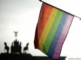 Большинство жителей ФРГ выступают за уравнивание однополых и традиционных браков