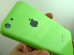 Apple продемонстрировала iPhone в зеленом корпусе
