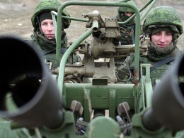 Артиллеристы и морские пехотинцы провели учебные стрельбы в Крыму