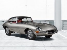 Jaguar E-Type после заводской реставрации продадут за $360 тыс