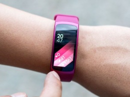 «Умные» браслеты Samsung Gear Fit2 оставляют ожоги на руках пользователей