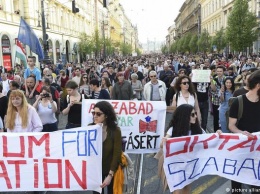 В Венгрии прошла демонстрация в поддержку университета Сороса