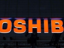 "Умные" браслеты для пожилых людей анонсировала Toshiba