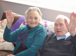 Супруги, состоявшие в браке 71 год, умерли в разницей в 4 минуты