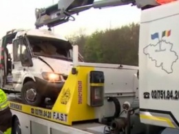 В Бельгии 14 мигрантов пострадали в аварии микроавтобуса, преследуемого полицией