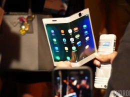 Сгибающийся смартфон Samsung выйдет не раньше 2019 года