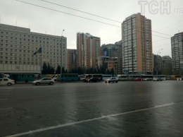 Перевозчики Киевской области митингуют возле здания КОГА