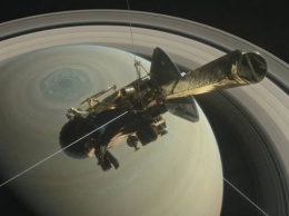 NASA показало будущую гибель Cassini в атмосфере Сатурна
